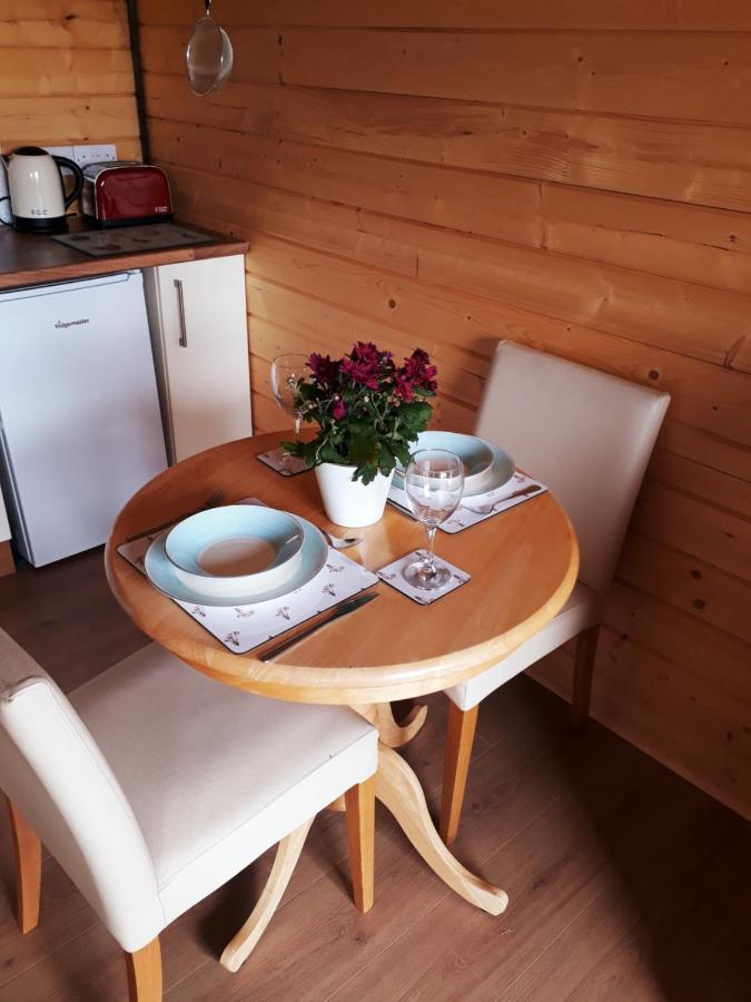 Country Bumpkin - Romantic Couples Stay In Oakhill Cabin Экстерьер фото