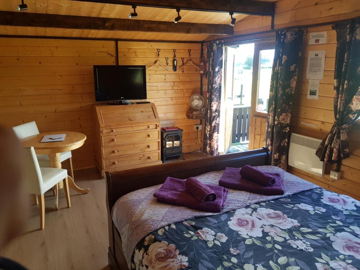 Country Bumpkin - Romantic Couples Stay In Oakhill Cabin Экстерьер фото