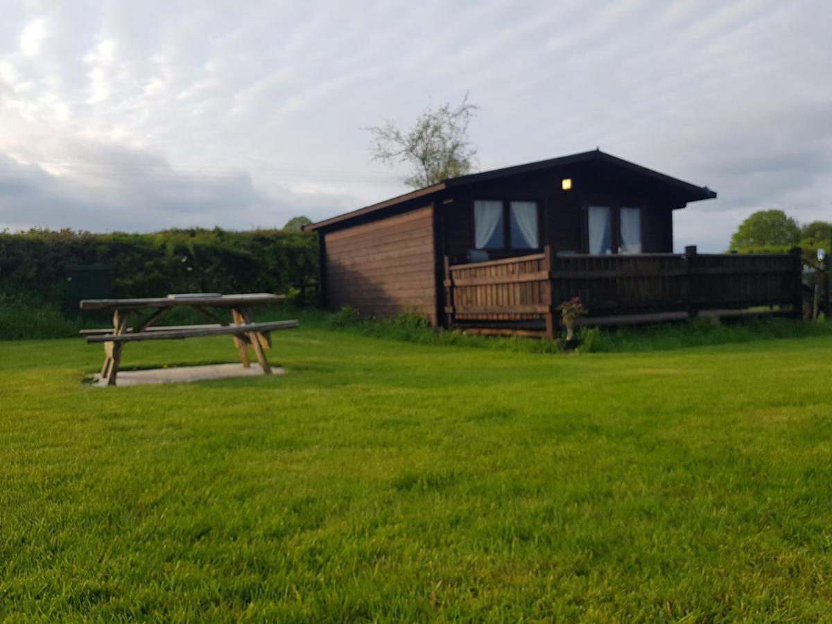Country Bumpkin - Romantic Couples Stay In Oakhill Cabin Экстерьер фото